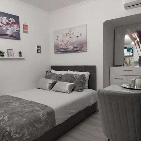 City Lux Square Apartment Skopje Ngoại thất bức ảnh
