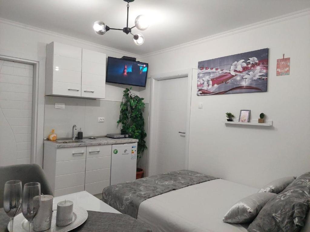 City Lux Square Apartment Skopje Ngoại thất bức ảnh